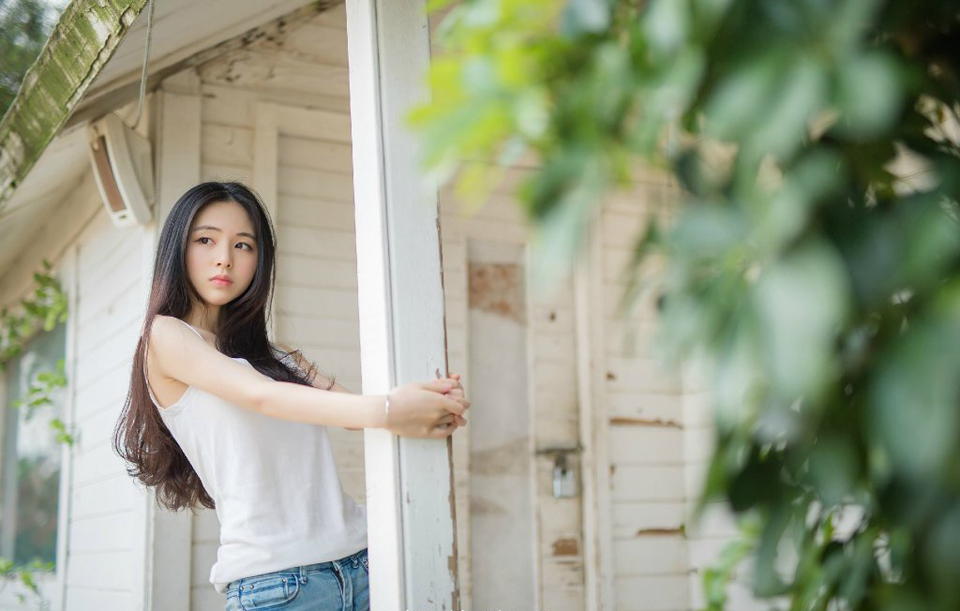 孩子真情流露的时候，好似总是背着你们，你们向我显明最深的爱的时候，也好似恰巧在文章里偷偷的写出来，什么时候我才肯明明白白的将这份真诚在我们有限的生命里向你们交代得清清楚楚呢